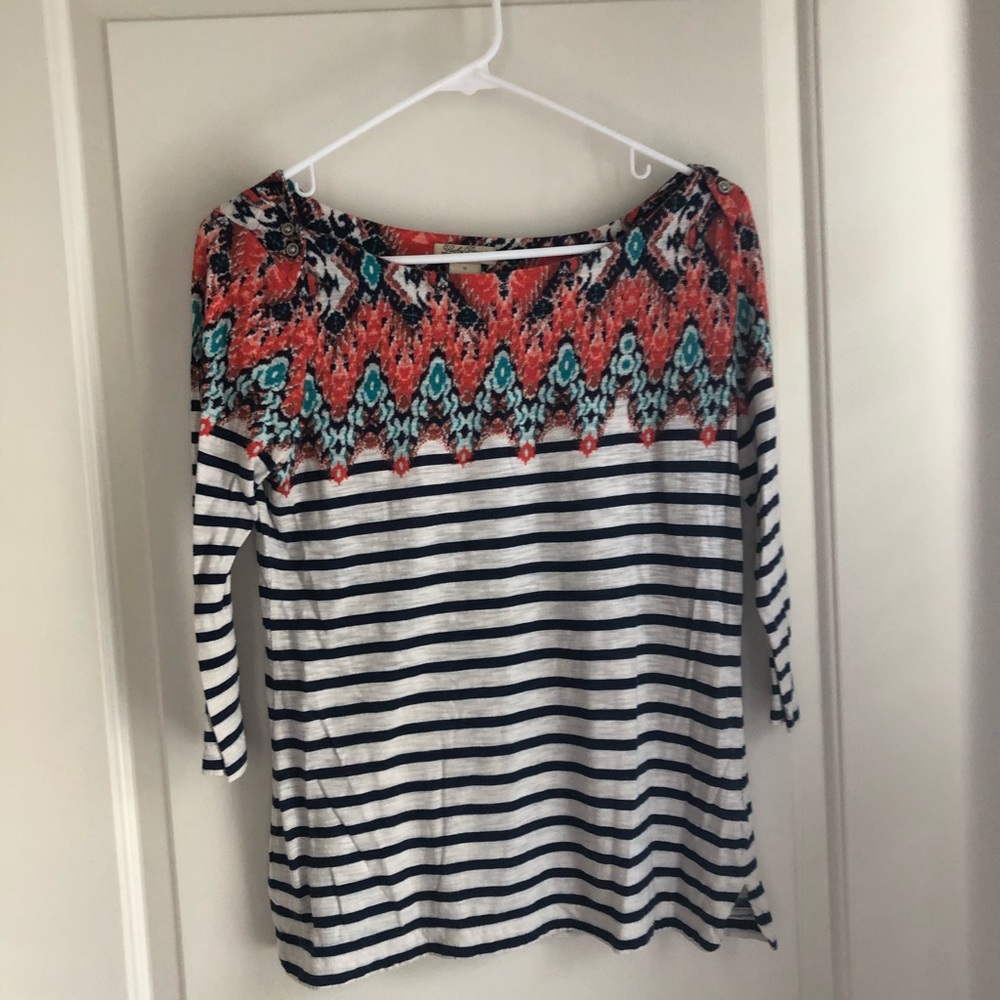 Lucky brand patterned crew neck top.